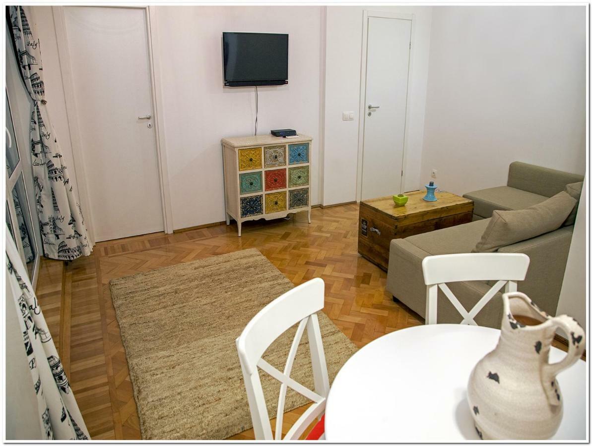 Skyview Old Town Apartment Bukarest Kültér fotó